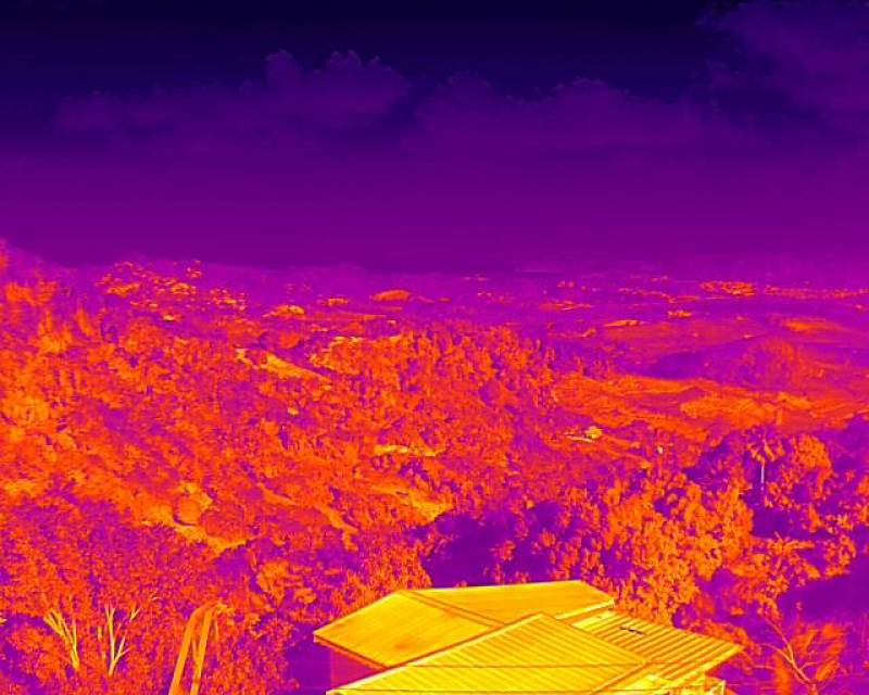 Audit de toiture avec droen thermique