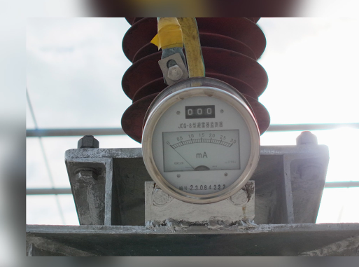 Spécialiste de contrôle de pylônes haute tension au drone DJI M4 Thermique