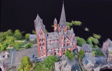 Droniste avec drone infrarouge thermographique à Etretat
